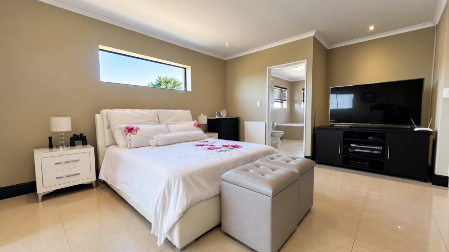 4 Bedroom Property for Sale in Parklands Western Cape